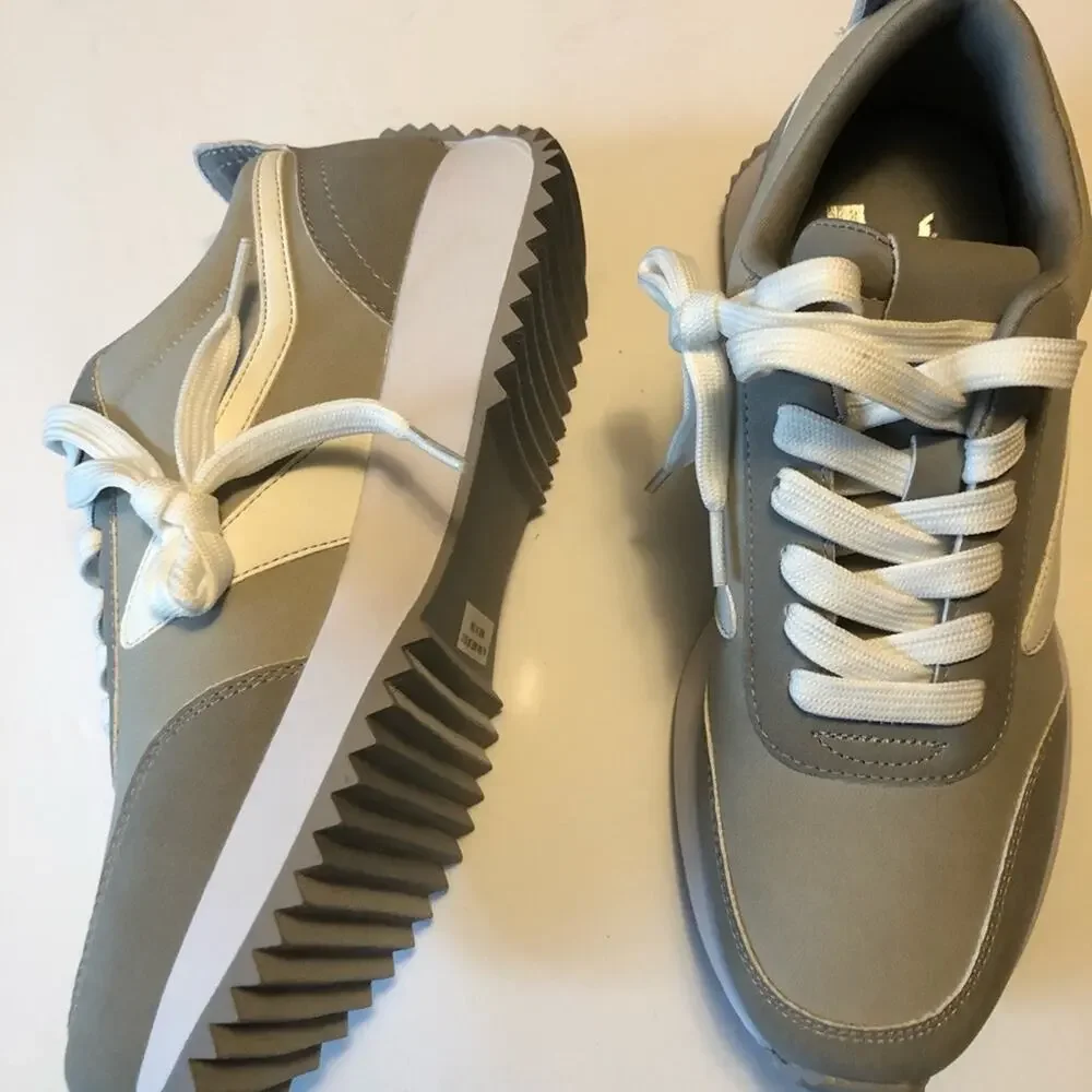 Dolce Vita Women's Breela Athleisure Style Two Color  Lace Up Sneakers  Sz 8.5